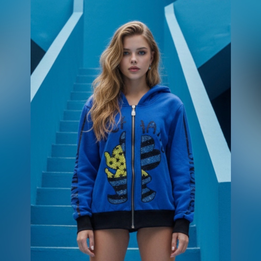 Yuyu Blue Zip-Up Hoodie with Graphic Design Size M Used